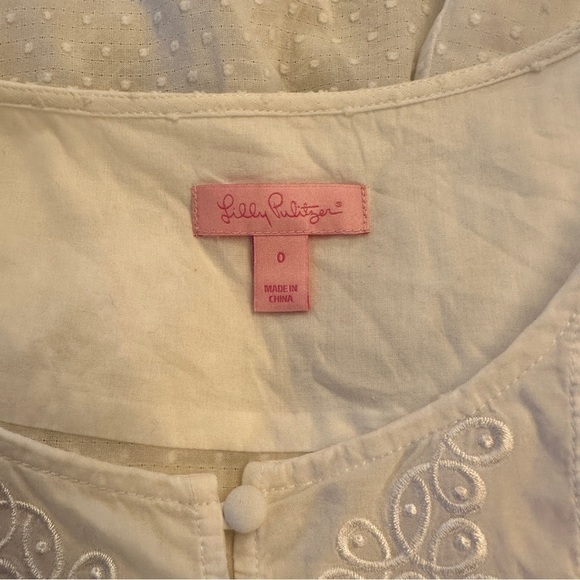 LILLY Pulitzer White Swiss Dot Cotton Embroidered Short Sleeve Blouse Size 0 - Picture 4 of 5
